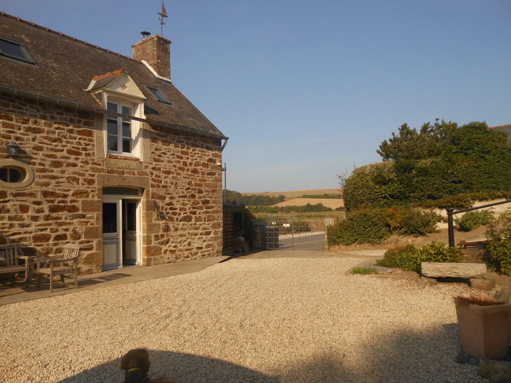 Le Jardin A Mordreuc Bed & Breakfast Pleudihen-sur-Rance ภายนอก รูปภาพ